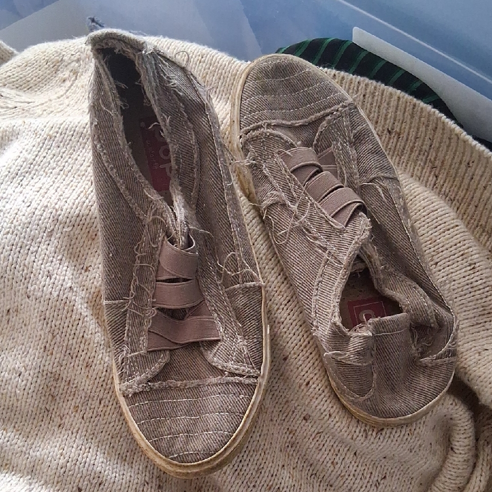 LA Pop Art Taupe High-Top Sneakers